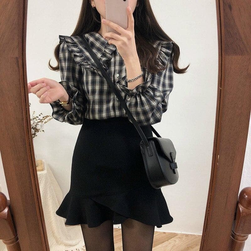Plaid Blouse With Lantern Sleeves