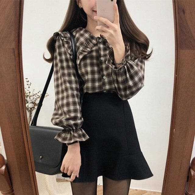 Plaid Blouse With Lantern Sleeves