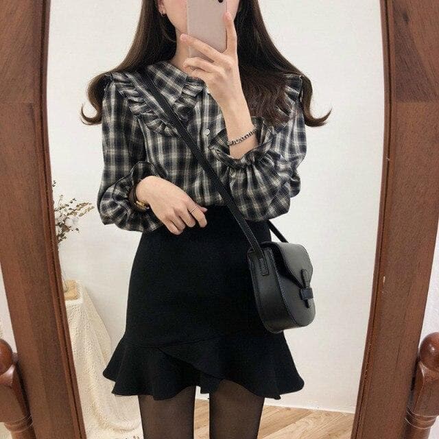 Plaid Blouse With Lantern Sleeves