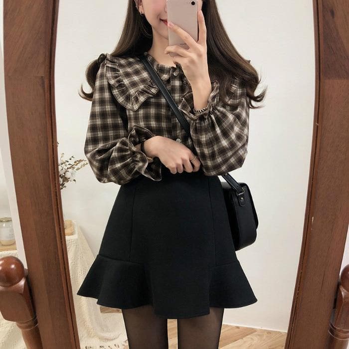 Plaid Blouse With Lantern Sleeves