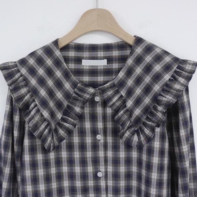 Plaid Blouse With Lantern Sleeves