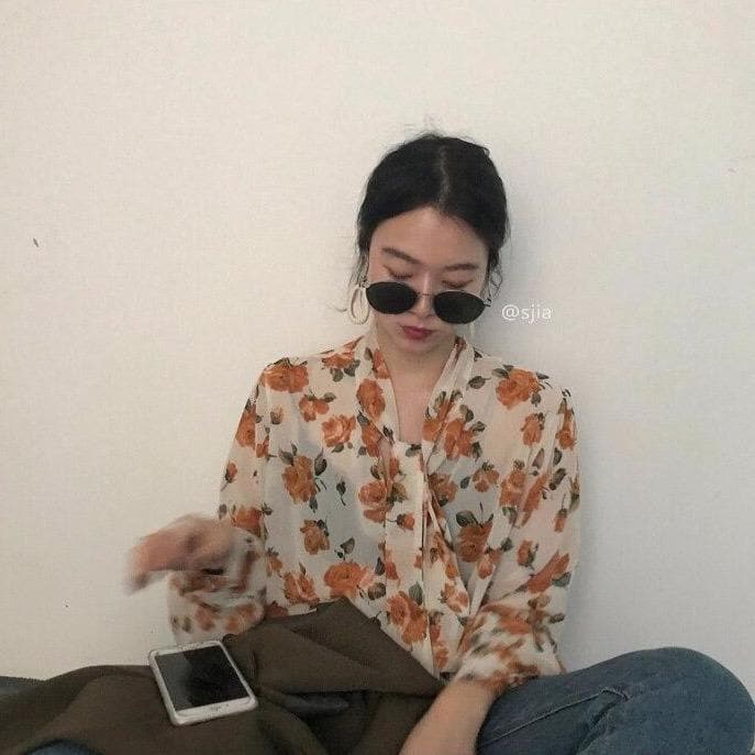 Flowy Blouse With Floral Pattern