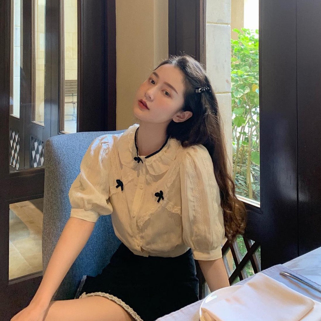 Button-Down Blouse With Puff Sleeves And Ribbons