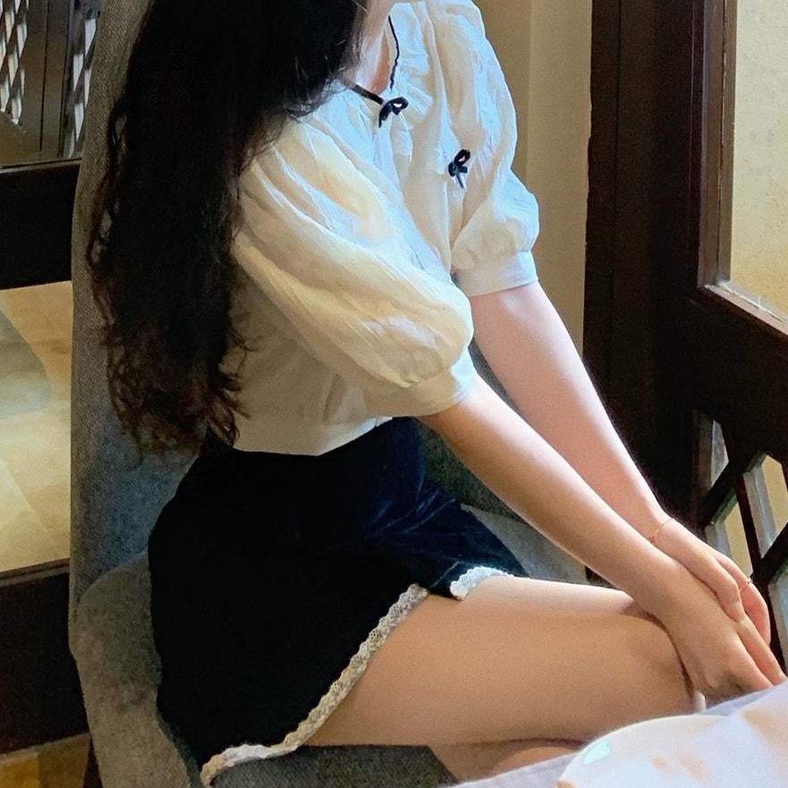 Button-Down Blouse With Puff Sleeves And Ribbons