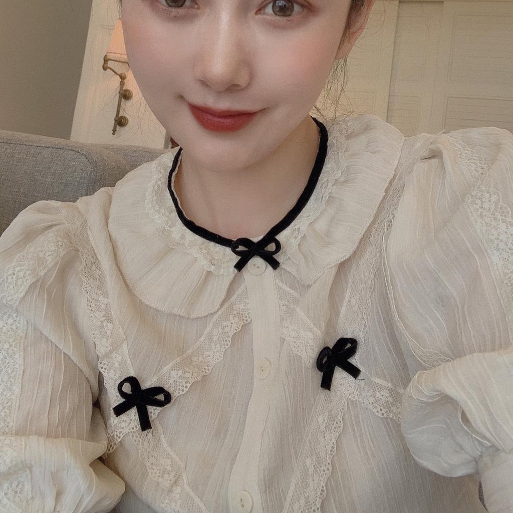 Button-Down Blouse With Puff Sleeves And Ribbons